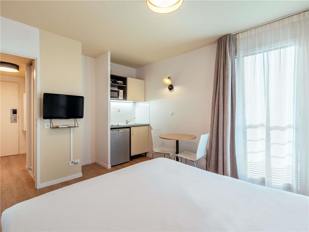 Aparthotel Adagio Access Paris Asnieres Room photo